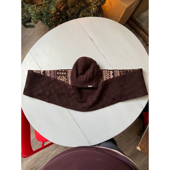 Muk Luks Accessories the Original Reversible Hat and Scarf, Incudes Gloves - Picture 2 of 10